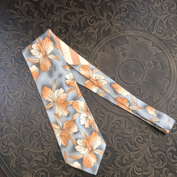 Vintage Off Island Tommy Bahama Hawaiian Tie - Picture 8 of 10